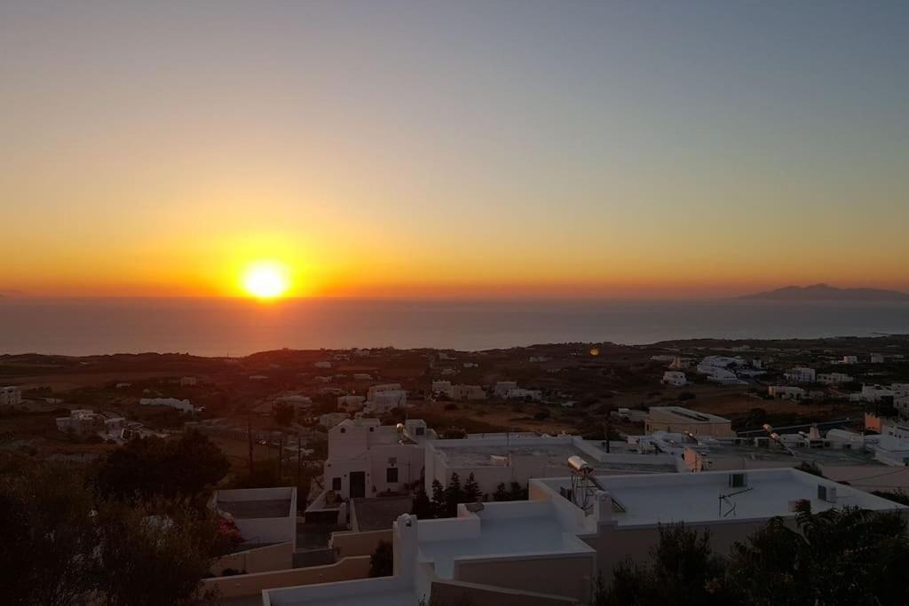 Euphoria Suites & Deluxe Studios Fira  Exterior foto